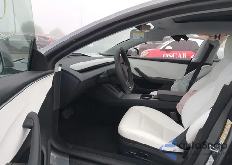 2025 Tesla Model 3 Long Range Rear-Wheel Drive/Standard z USA, uszkodzony, nr VIN 5YJ3E1EA7SF007389